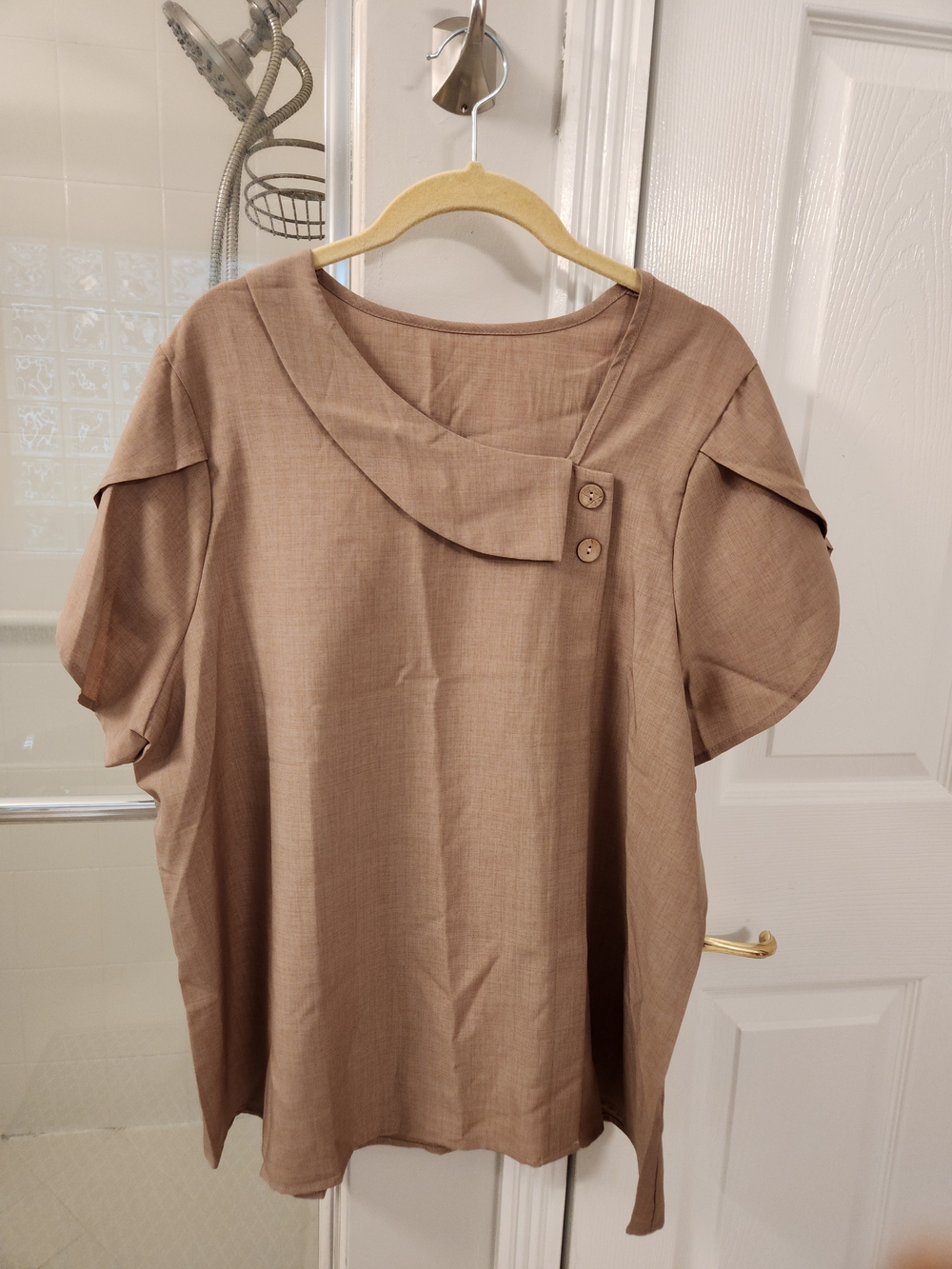 Womens Taupe Short Sleeve Blouse with Button Detail..Never Worn 1XL